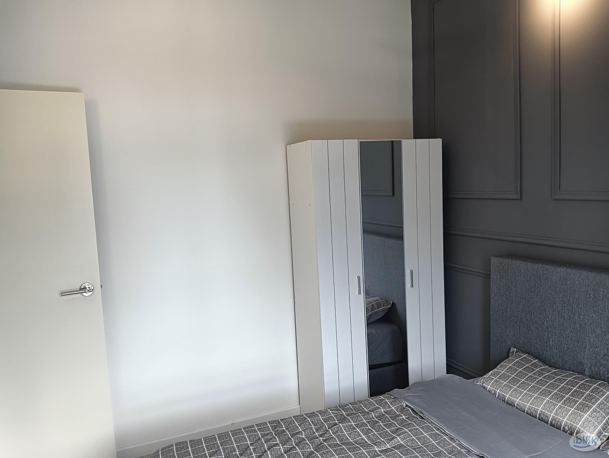 Medium Room at Meta Residences Putra Permai, Seri Kembangan - Image 3