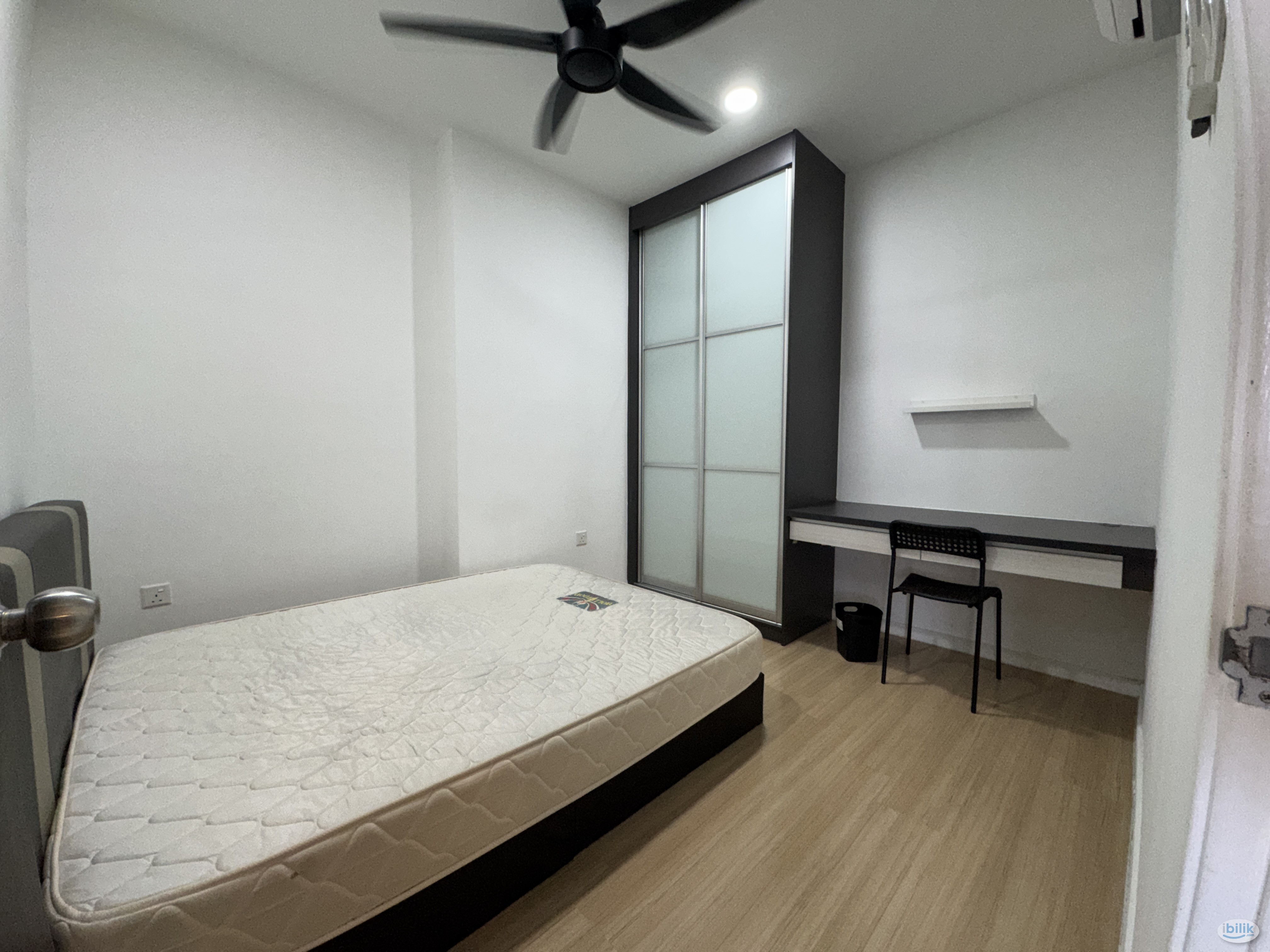 Middle Room at D'Latour, Bandar Sunway - Image 1