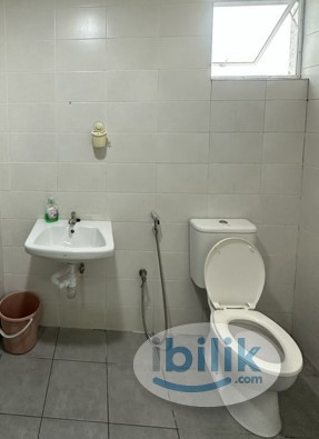 Middle Room at One South, Seri Kembangan - Image 3