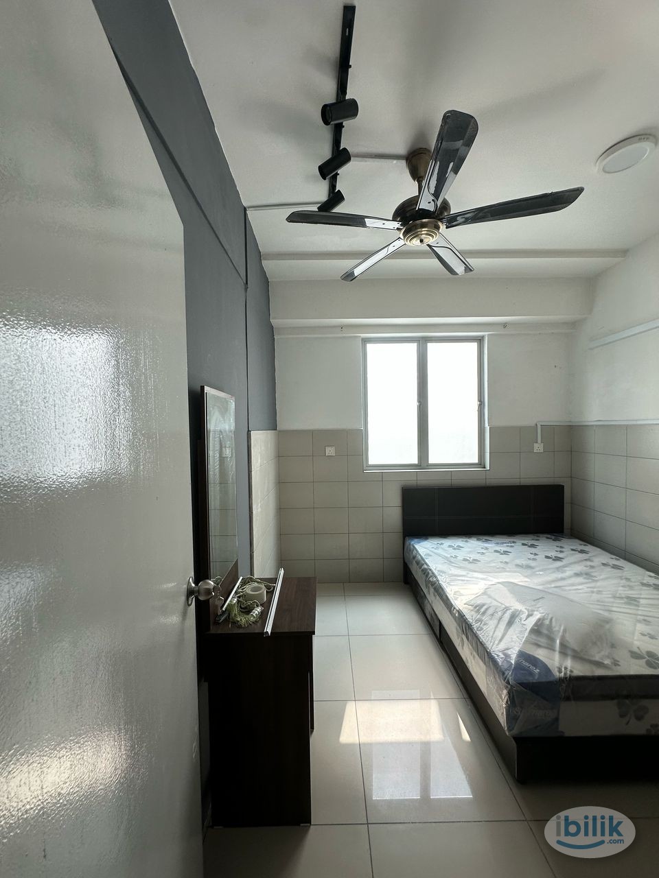 Middle Room at One South, Seri Kembangan - Image 2