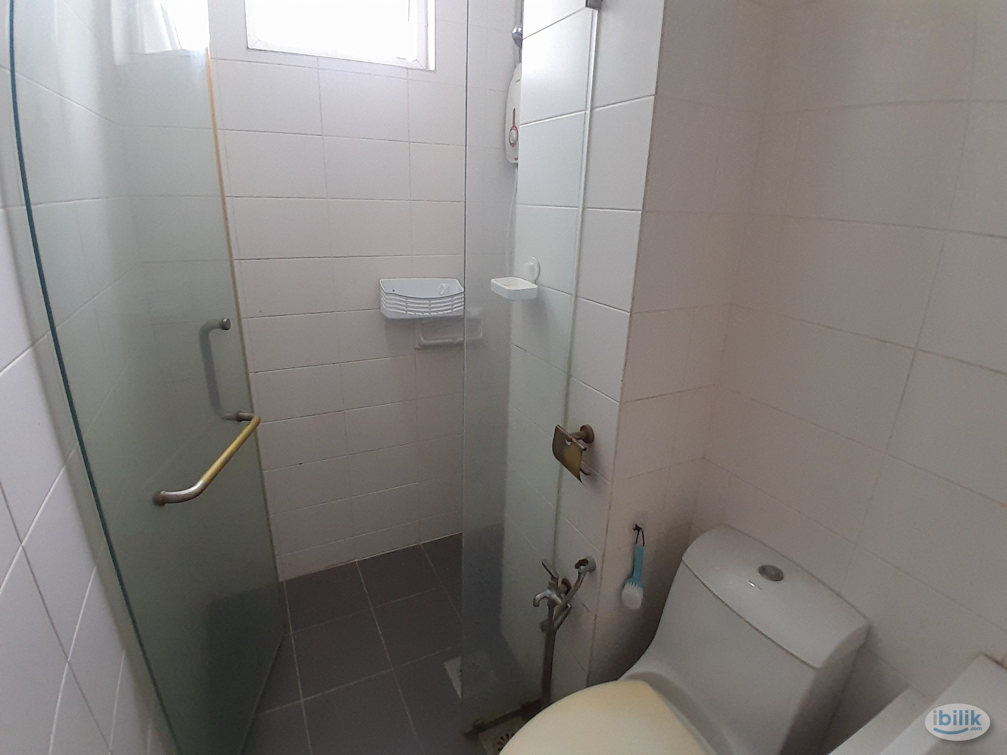 [FEMALE UNIT] Master Room attached with bathroom for rent at Vue Residence - Image 3
