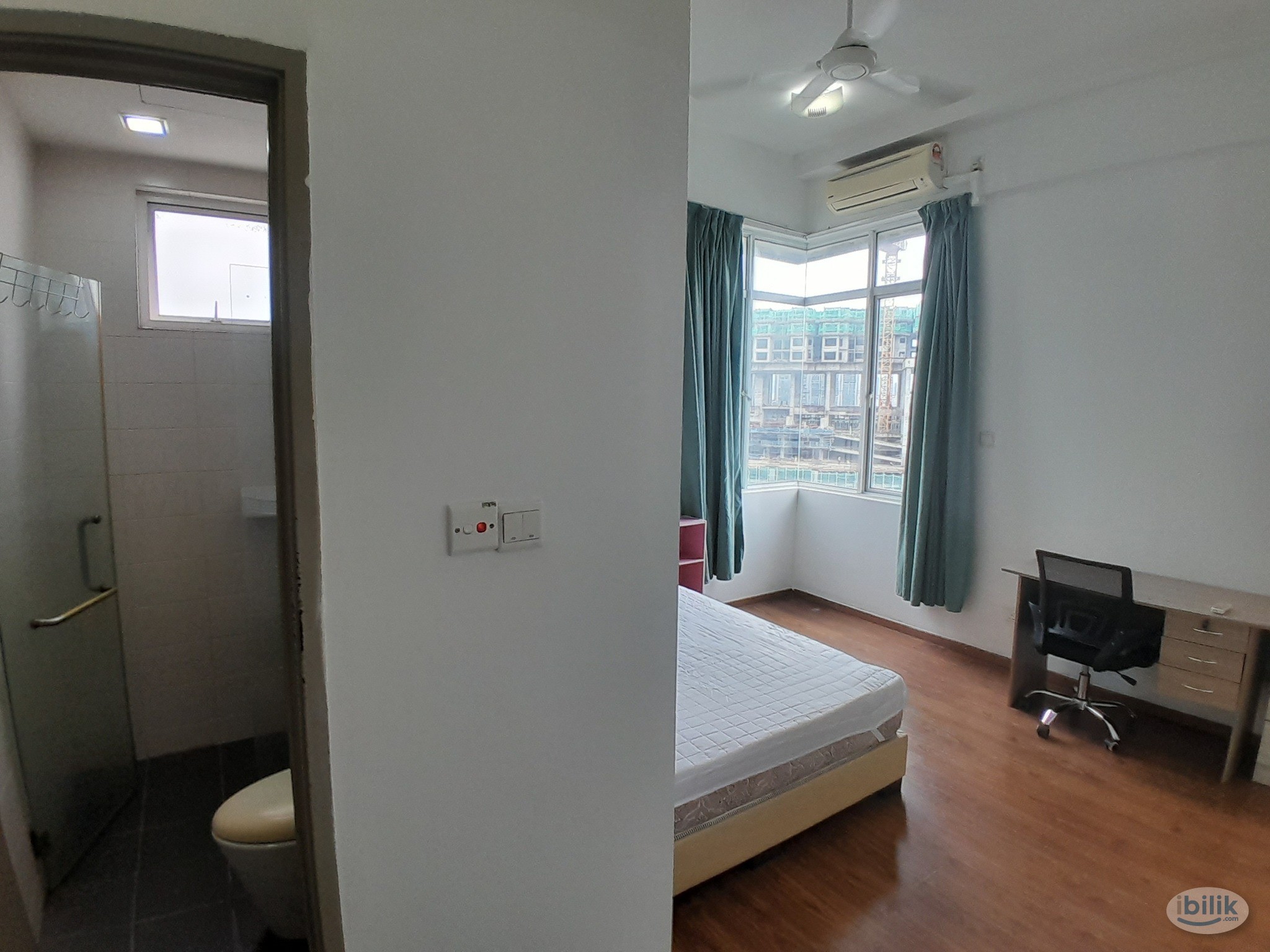 [FEMALE UNIT] Master Room attached with bathroom for rent at Vue Residence - Image 2