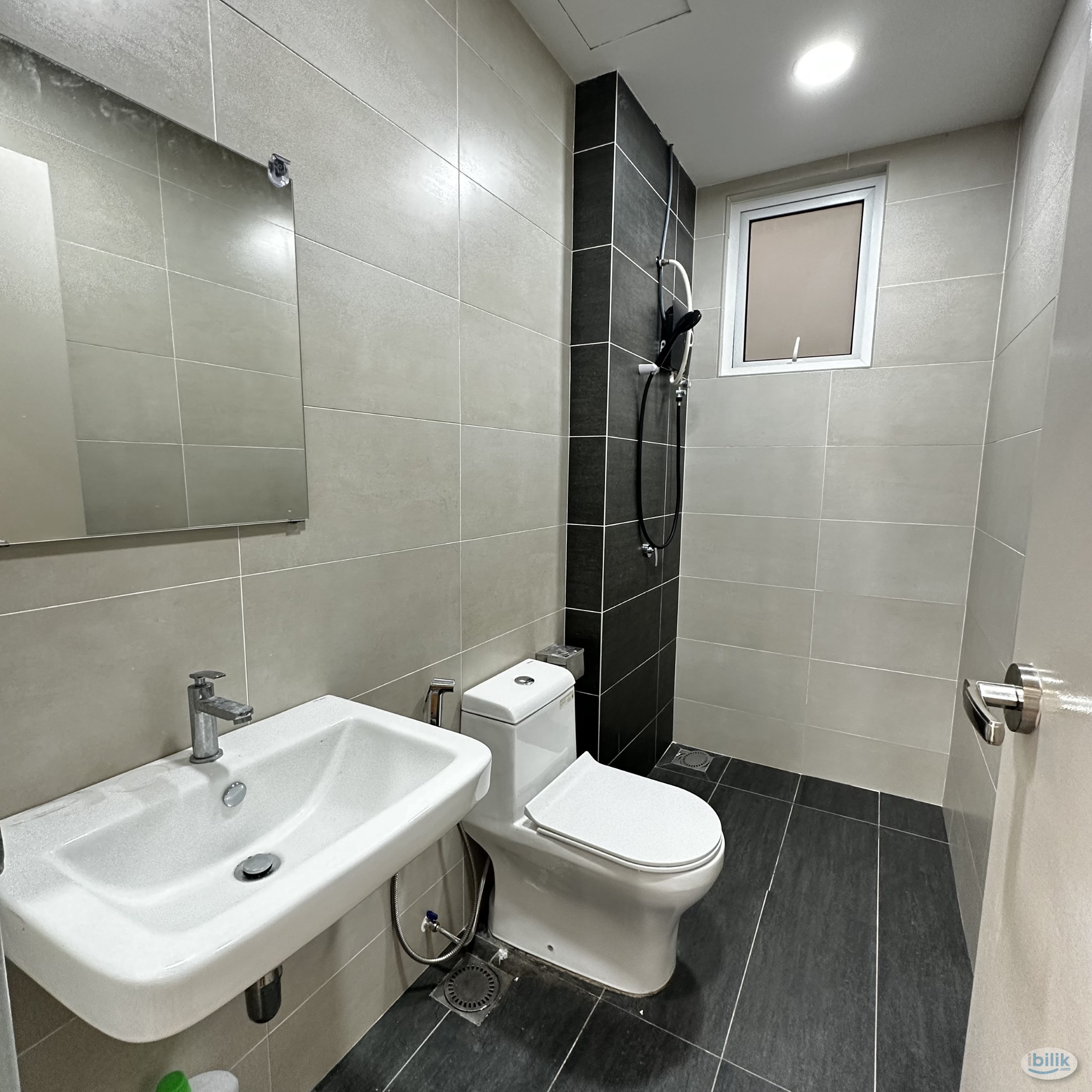 Ideal for Working Adults & Students – Move-In Ready Master Room at Pinnacle, Sri Petaling - Image 5