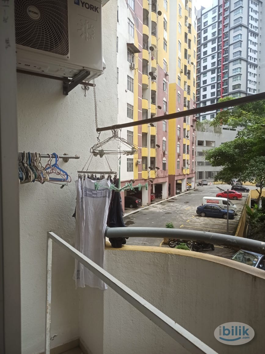 Single Room at Lagoon Perdana, Bandar Sunway - Image 1
