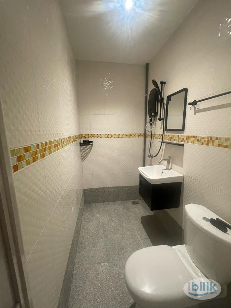 💯💯Limited Unit Middle Room at Damansara Kim, Damansara Utama nearby MRT Station - Image 1