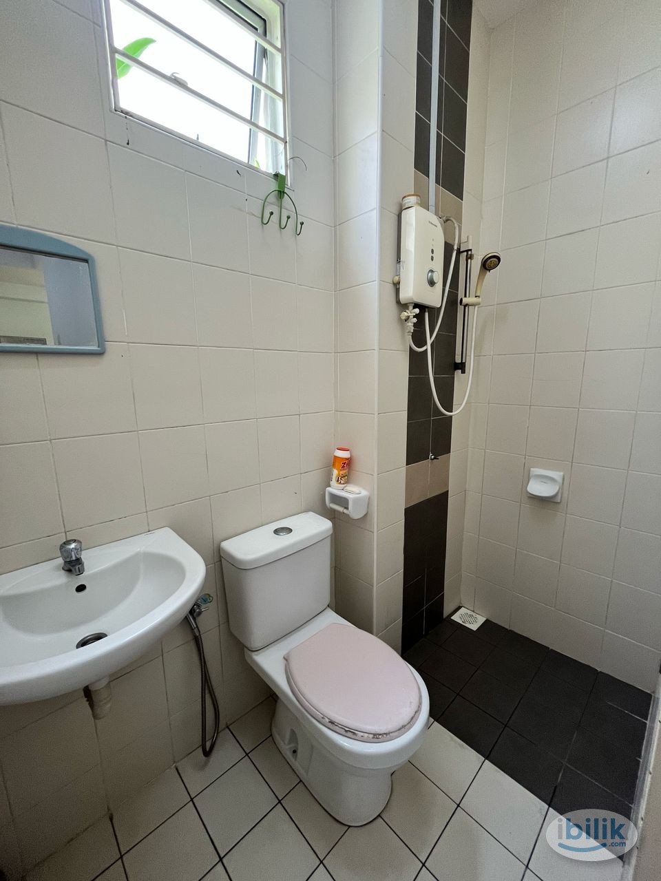💥One Month Deposit Only💥🤩SETIA ALAM MIDDLE ROOM FOR RENT🤩Near to Setia City Mall ,Top Glove ,Kosan 🎏🎏 - Image 4