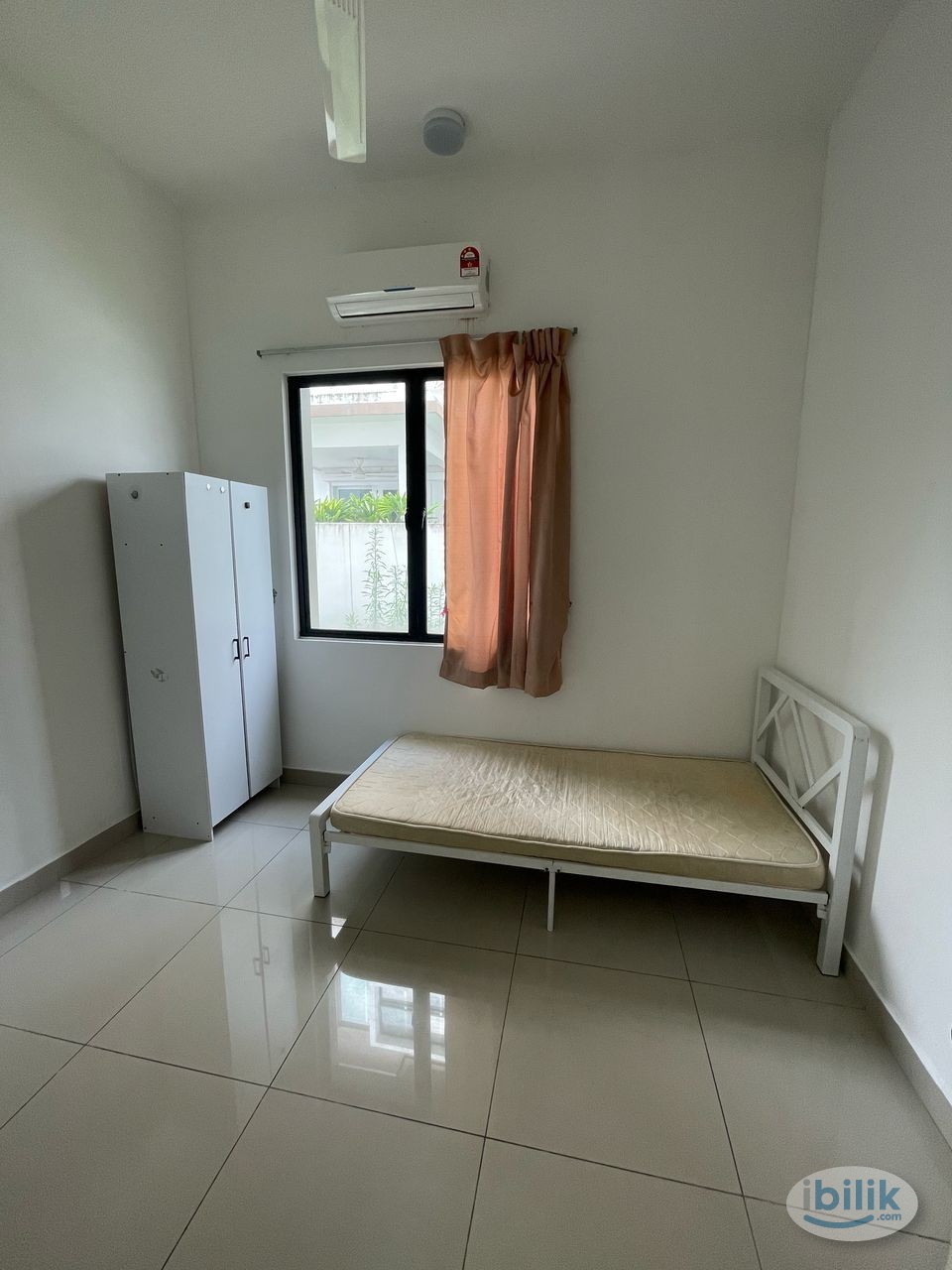 Fully Furnished Clean Middle Room to rent @ Setia Utama - Image 1
