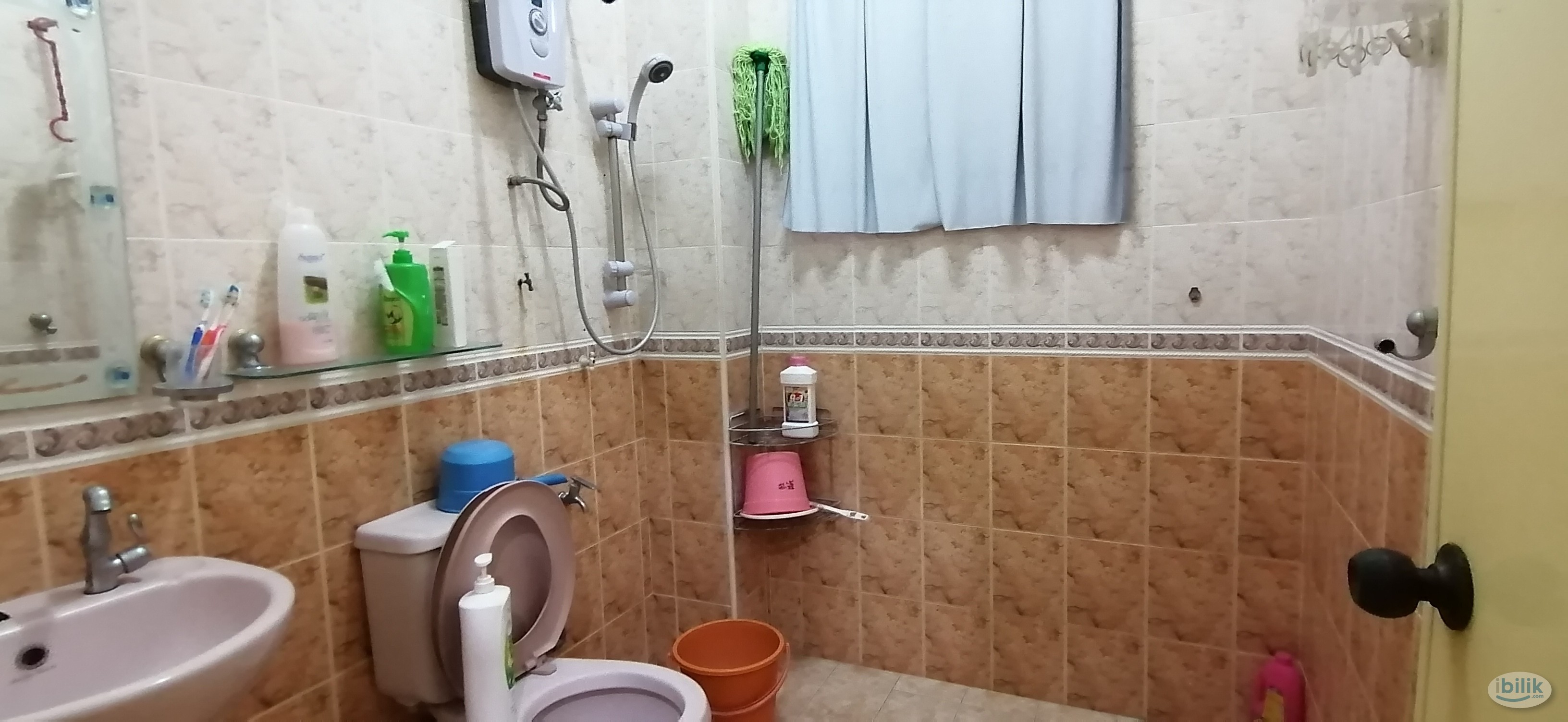 Affordable room with FREE carpark - Image 5