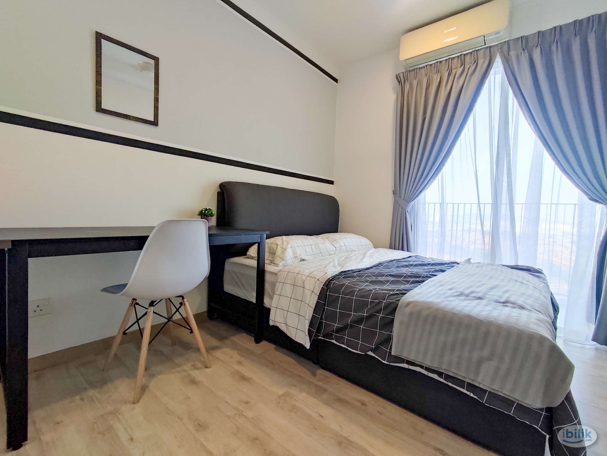 all female ‼️Balcony Medium Room C at Emporis Kota Damansara - Image 1