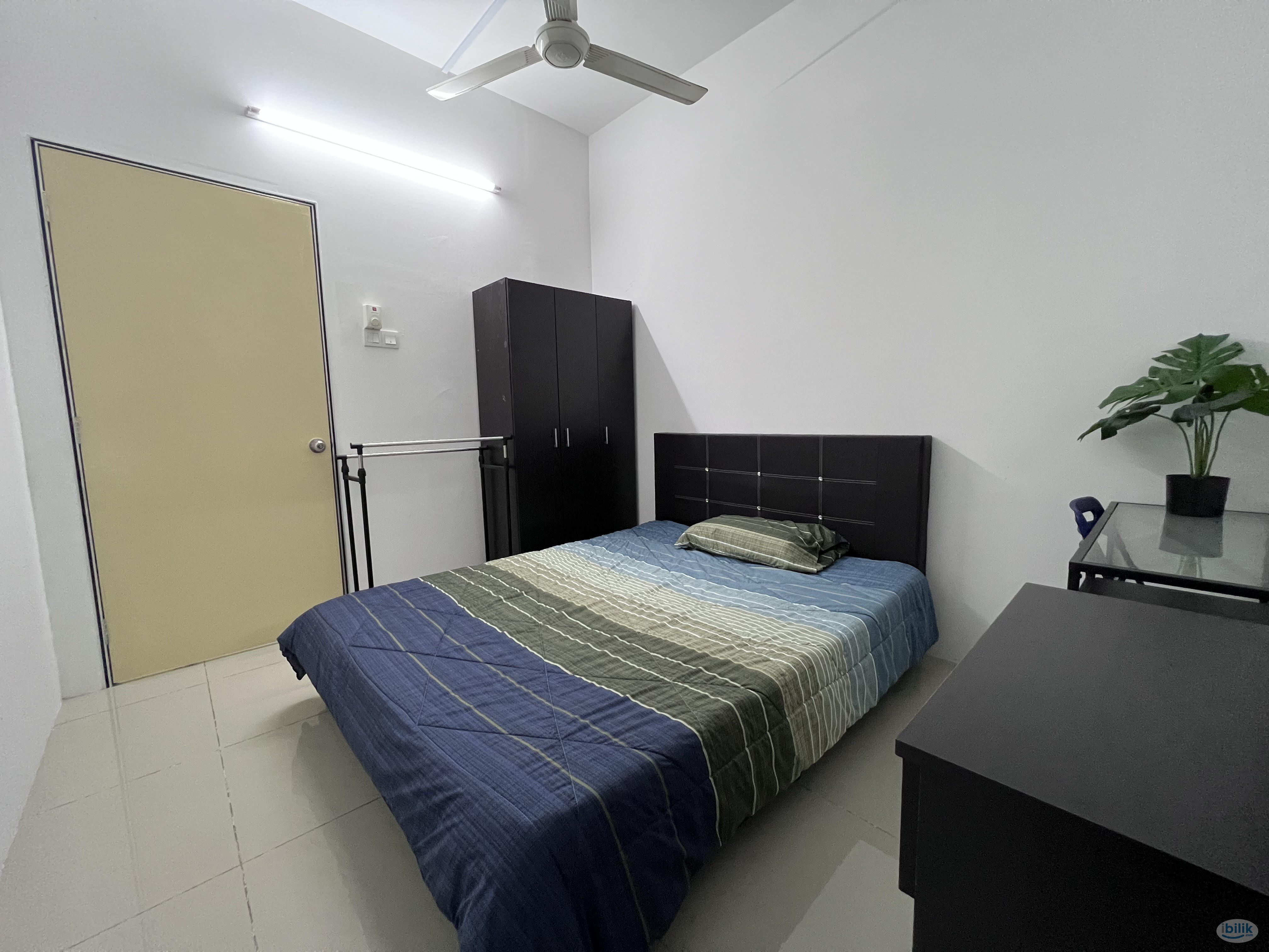 Middle Room at Kuchai Lama, Kuala Lumpur - Image 1