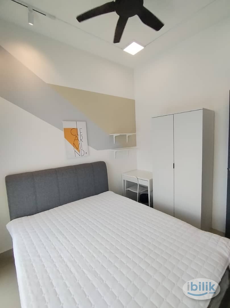 Middle Room with Balcony at 121 Residences, Petaling Jaya - Image 2