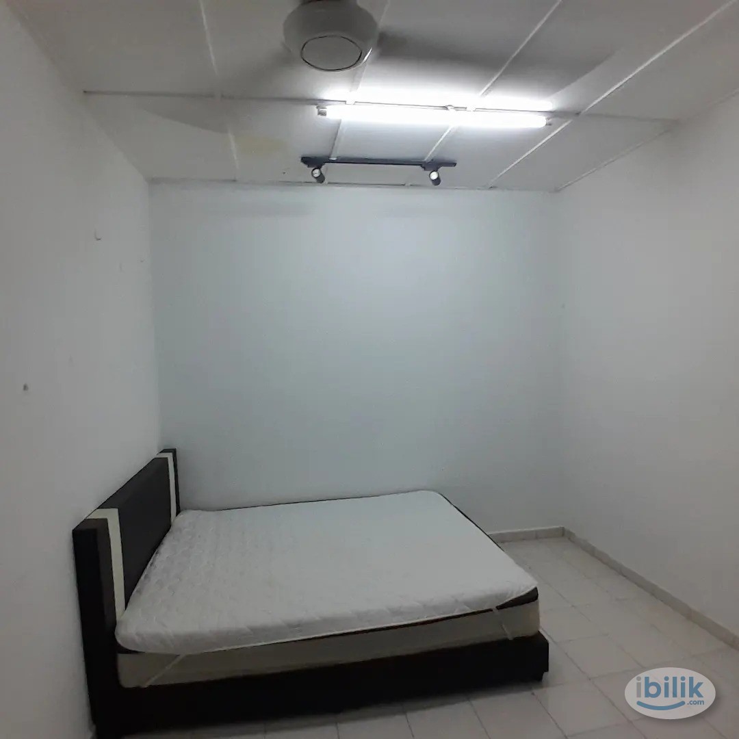 Middle Room at PJS 10, Bandar Sunway.. - Image 4