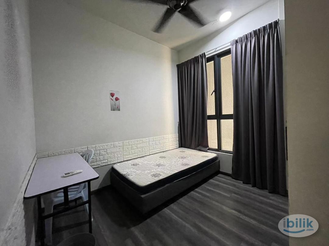 NON PARTITION, FREE WIFI+UTILITIES, Middle Room at The Rainz, Bukit Jalil - Image 1