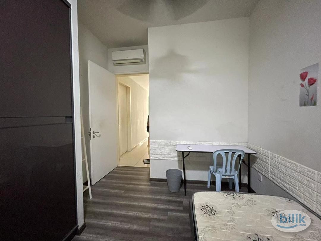 NON PARTITION, FREE WIFI+UTILITIES, Middle Room at The Rainz, Bukit Jalil - Image 2