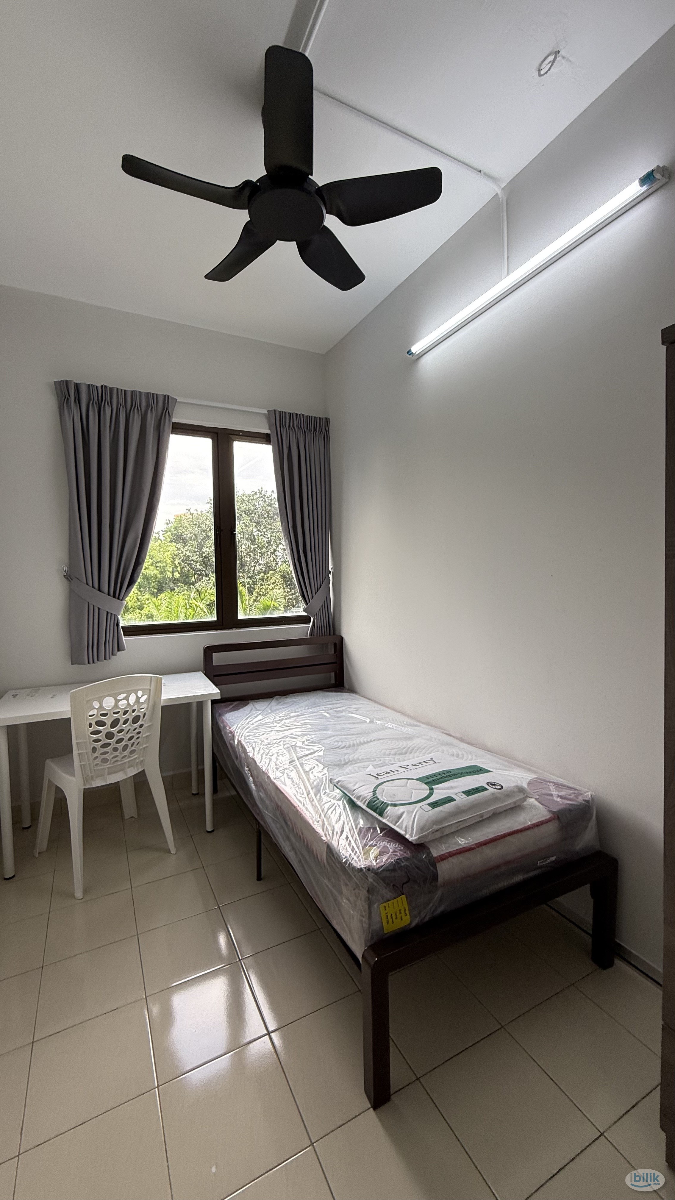 Lagoon View Room For Rent - Image 1