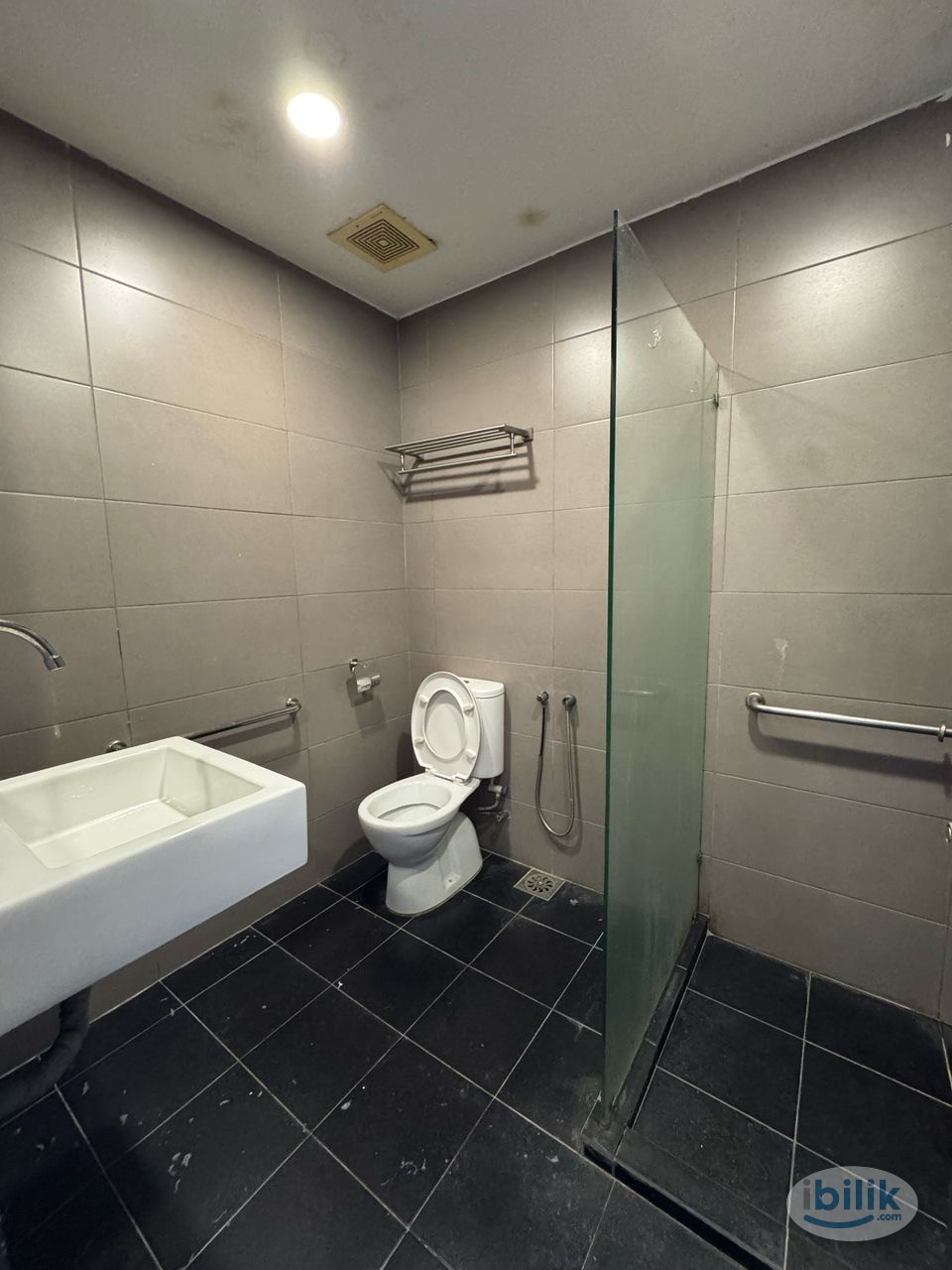ZERO DEPOSIT✨| PRIVATE ROOM WITH BATHROOM❗️| 1MIN TO MONORAIL MAHARAJALELA🚆 - Image 2