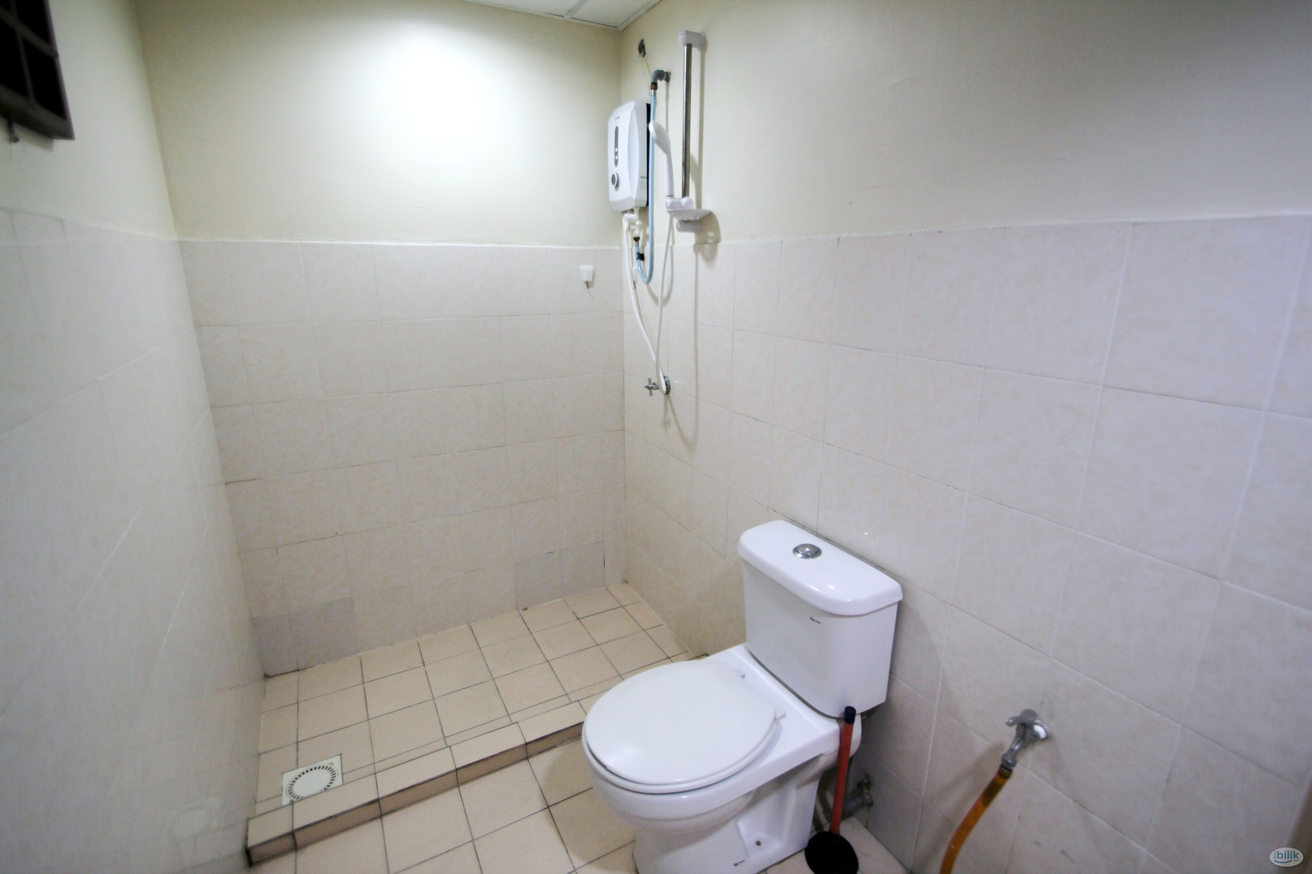 Master Room at Palm Spring, Kota Damansara... - Image 5