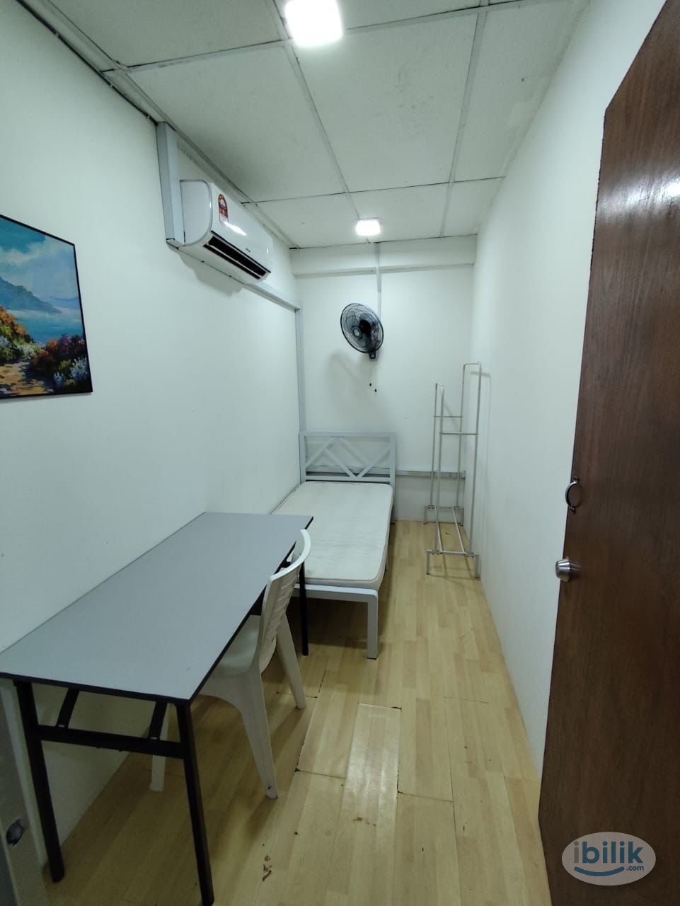 👩‍🛏️ Female Single Room 📍 Jalan Kenari 5, Puchong Jaya, Selangor 🚆 Near LRT IOI Puchong Jaya (3 min walk)  🛏️ Fully furn - Image 1