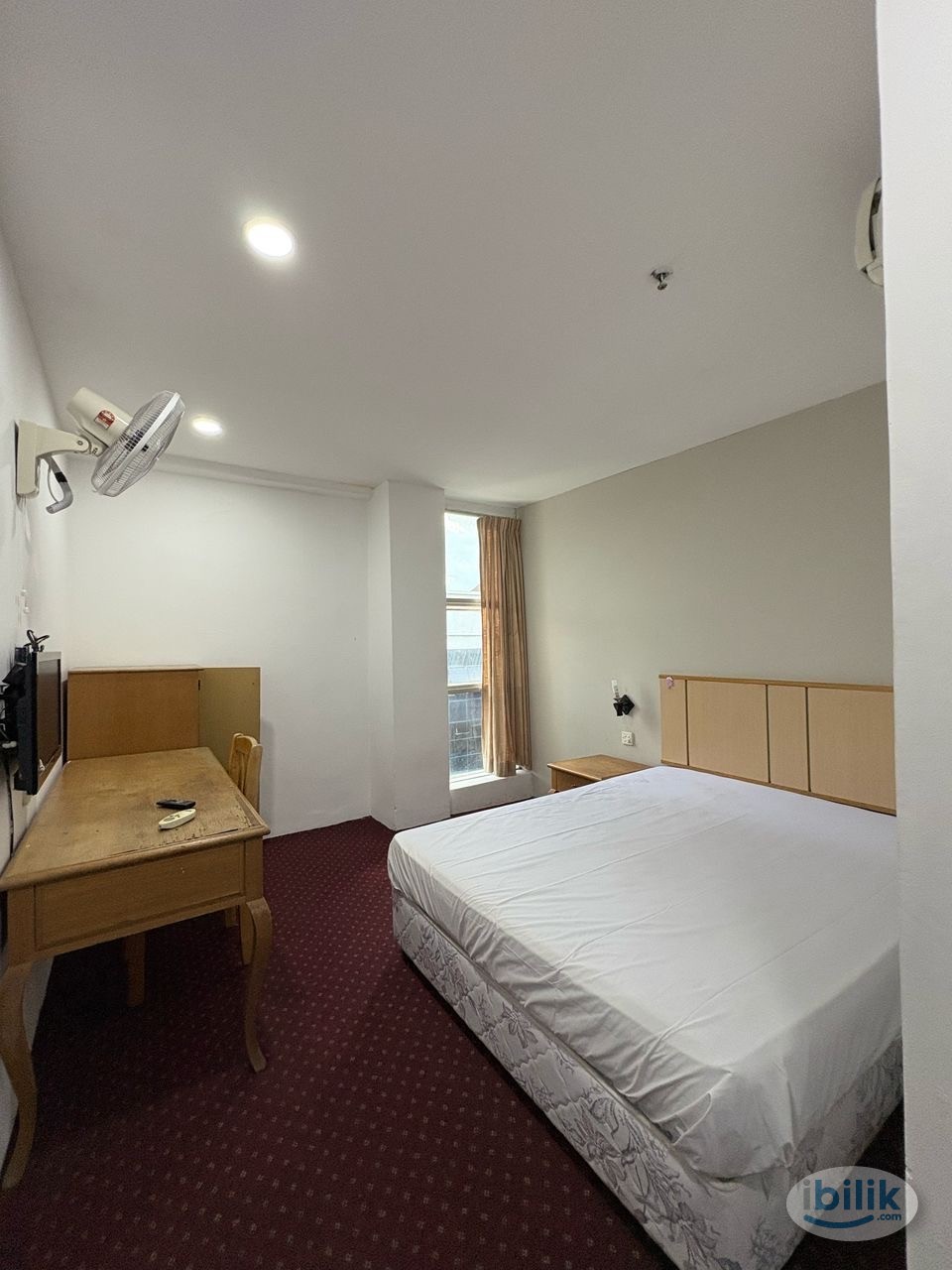 📍 Near LRT & IOI Mall 🛏️ Available Medium Room for Rent 📍 Jalan Kenari, Bandar Puchong Jaya 📶 Free WiFi Provided! - Image 1