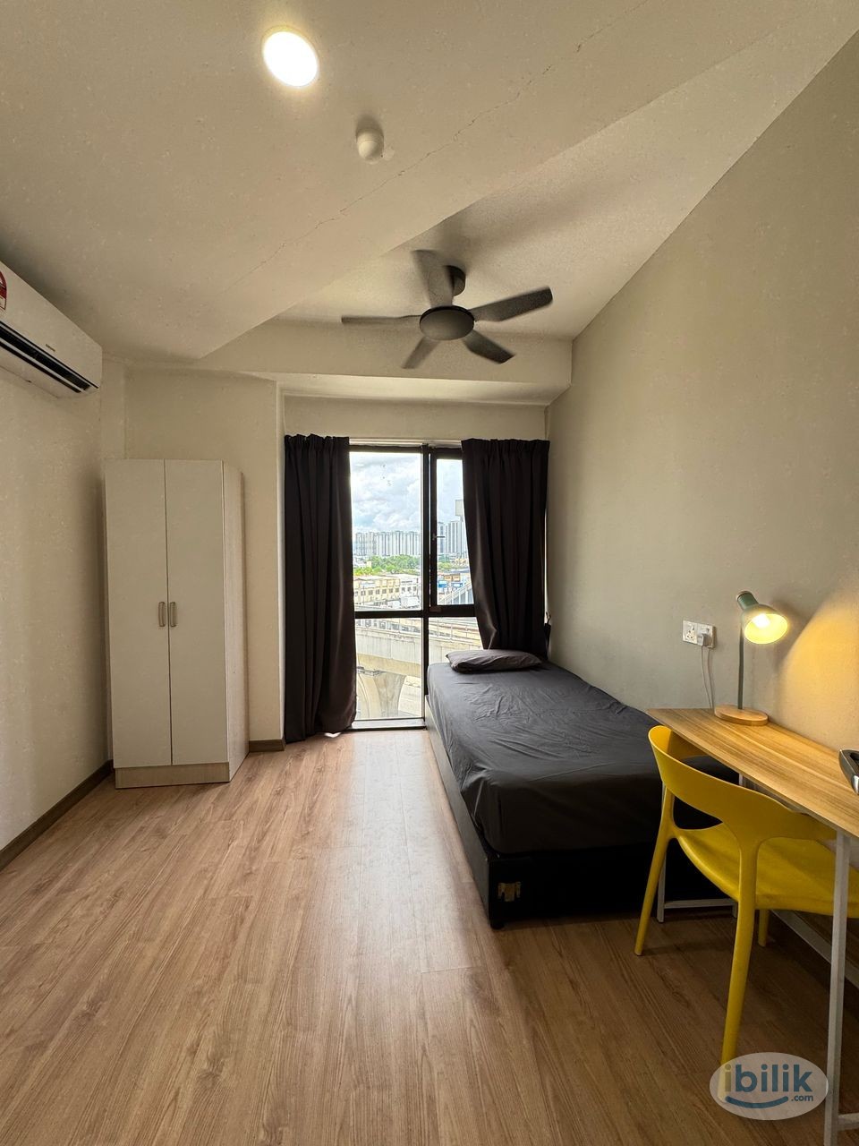 Only walk to MRT Kentomen 4mins 🚂 Room attach Private Toilet + AirCond at Chow Kit - Image 1