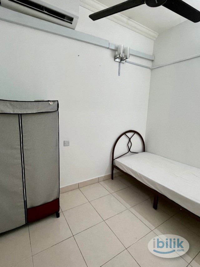 Single Room with Air-Condition in Bandar Utama Near One Utama Mall / MRT Bandar Utama - Image 1