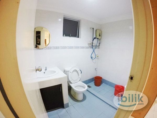 Middle Room at Casa Damansara 1, Petaling Jaya - Image 3