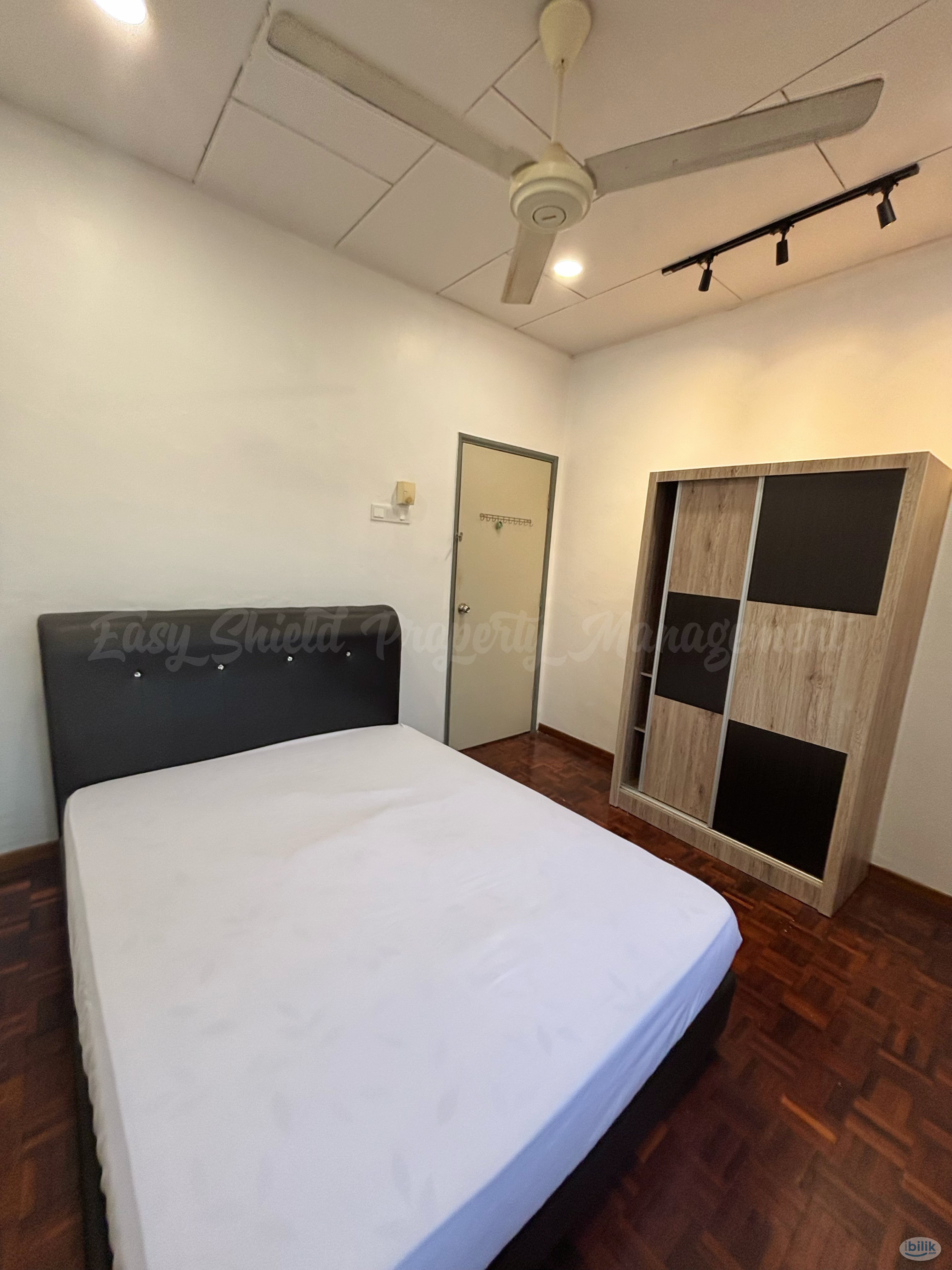 Premium Middle Room @ Taman Petani Jaya - Image 1
