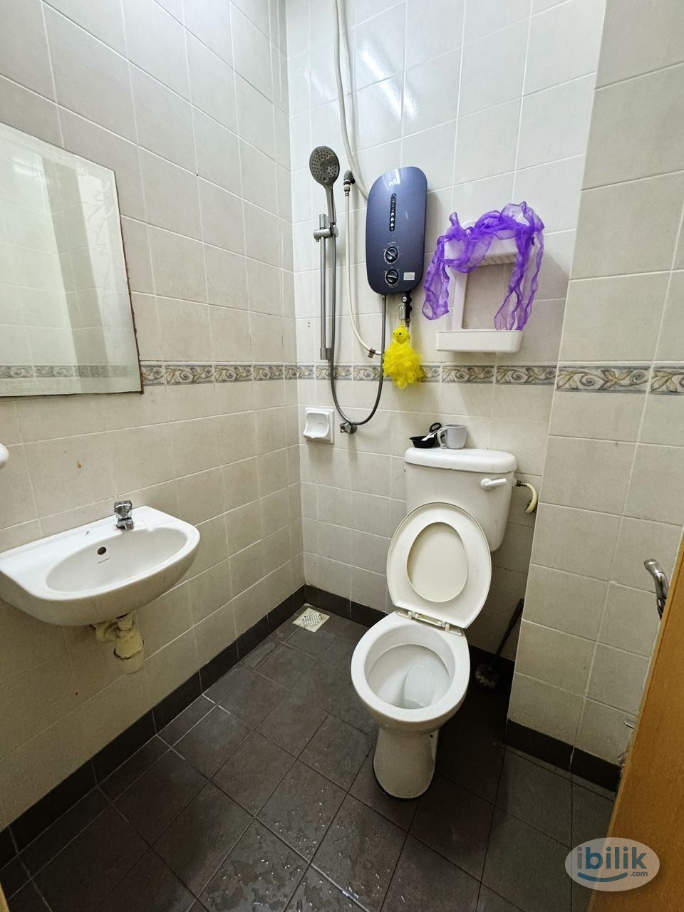 🎪 Small room with air cond to rent in Setia impian 6, Near Setia city mall, Top Glove & Sunsuria forum - Image 3