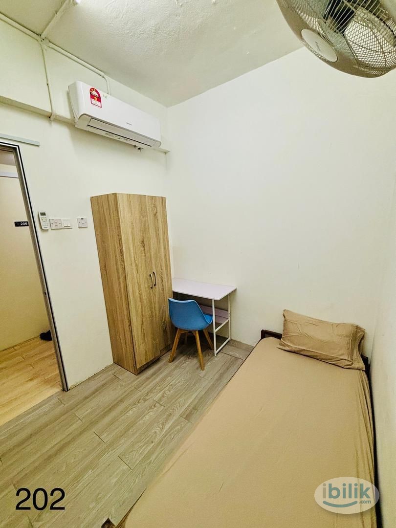 7 mins walk Inti college and ss15 MRT station,air con room ,free wifi,welcome intern student - Image 4