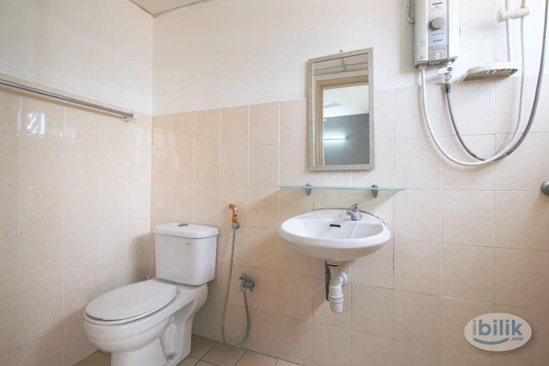 Master Room at Palm Spring, Kota Damansara.. - Image 4