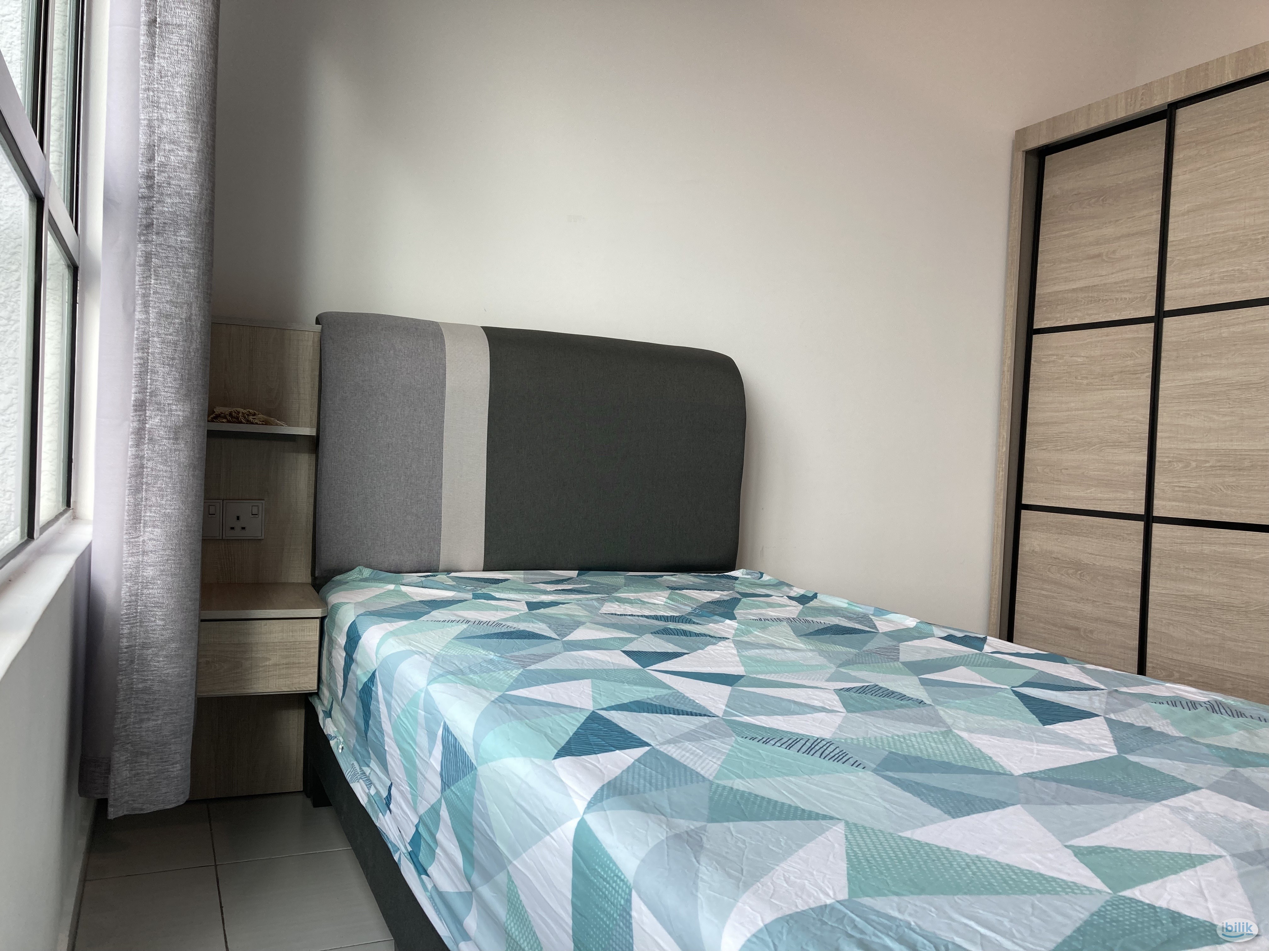 Middle Room at The Zizz, Damansara Damai - Image 4