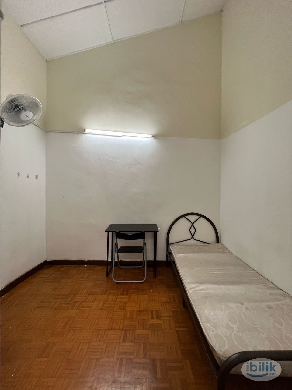 Single Room with fan at SS2 nearby The Hub SS 2, SS 2 Commercial Area, Damansara Utama - Image 2