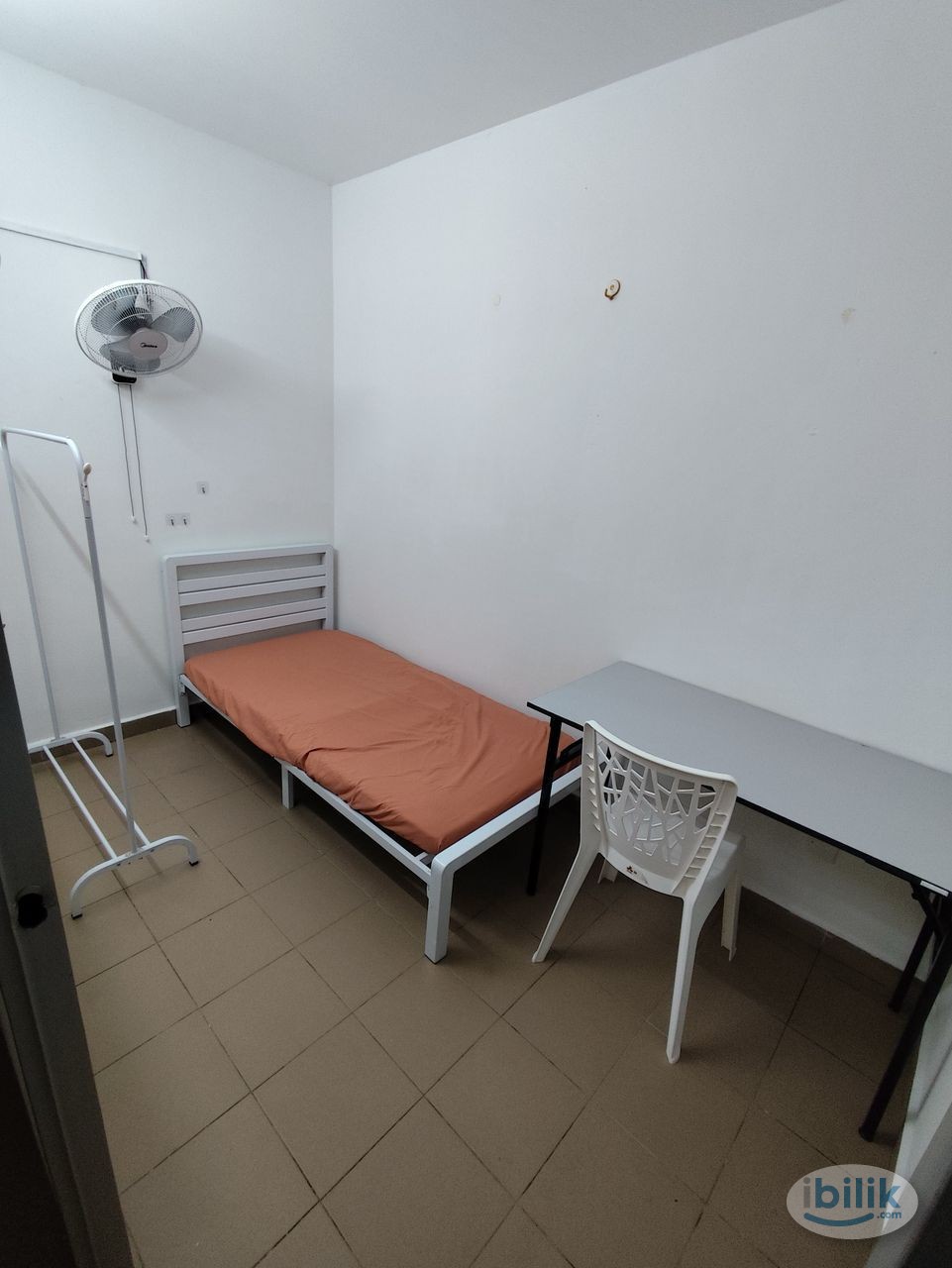 Single Room with fan at SS2 nearby The Hub SS 2, SS 2 Commercial Area, Damansara Utama - Image 3