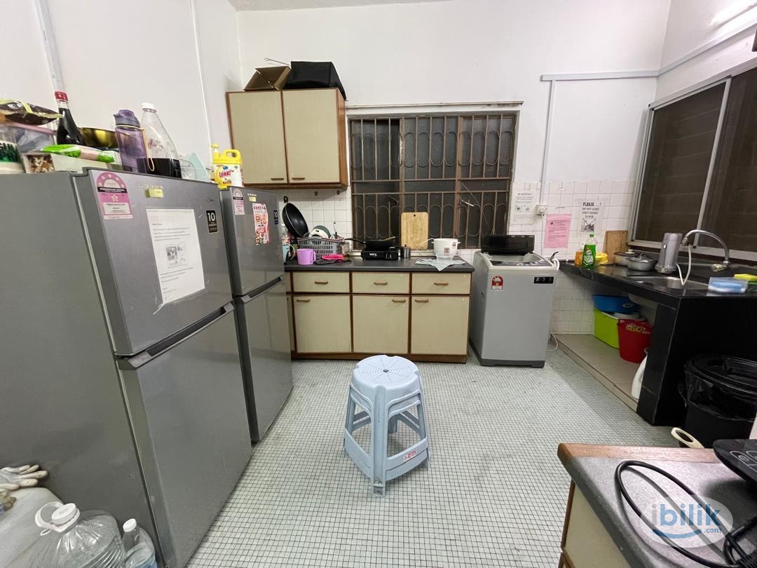 🚶🏻‍♀️🚶🏻‍♀️4 MINS WALK TO KELANA JAYA LRT 🚶🏻‍♀️🚶🏻‍♀️SPACIOUS MASTER ROOM at SS4, Kelana Jaya 🥰 MOVE IN IMMEDIATELY ☀️ - Image 5