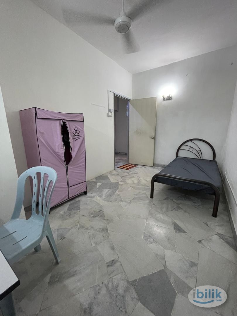 🚶🏻‍♀️🚶🏻‍♀️10 MINS WALK to USJ 21 LRT🚶🏻‍♀️🚶🏻‍♀️💥 SPACIOUS SINGLE ROOM💥 at USJ 20, UEP Subang Jaya 🤗 MOVE IN IMMEDIATELY - Image 1