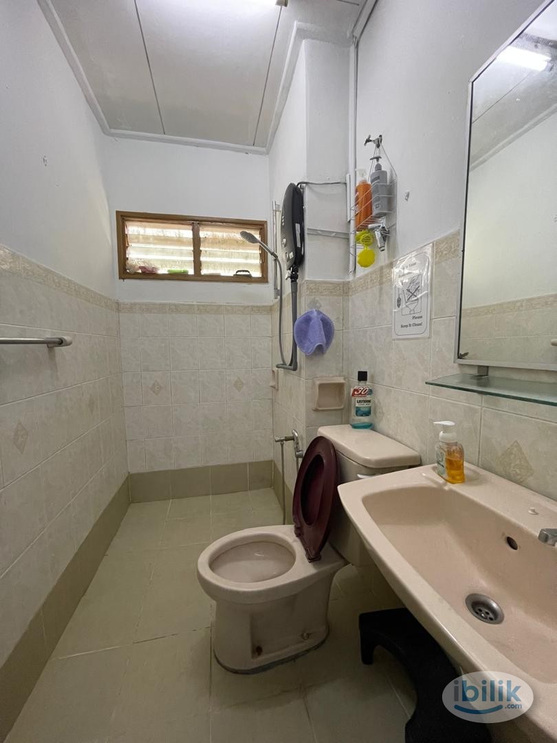 🚶🏻‍♀️🚶🏻‍♀️10 MINS WALK to USJ 21 LRT🚶🏻‍♀️🚶🏻‍♀️💥 SPACIOUS SINGLE ROOM💥 at USJ 20, UEP Subang Jaya 🤗 MOVE IN IMMEDIATELY - Image 3