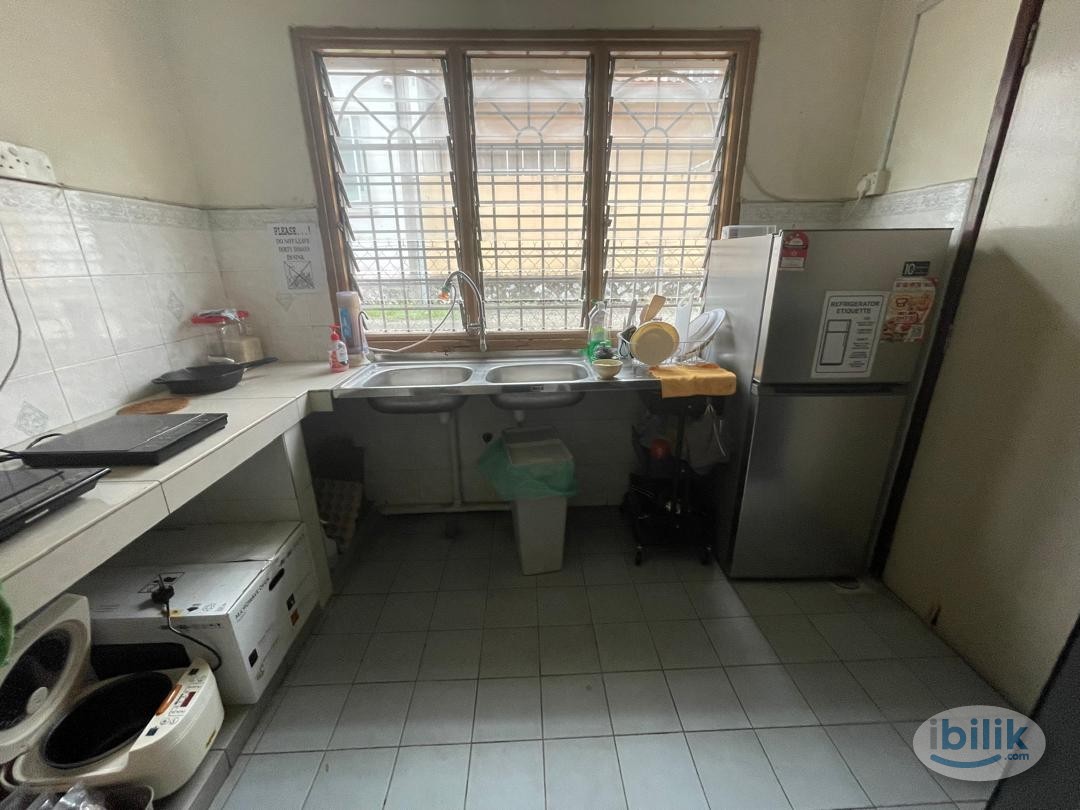 🚶🏻‍♀️🚶🏻‍♀️10 MINS WALK to USJ 21 LRT🚶🏻‍♀️🚶🏻‍♀️💥 SPACIOUS SINGLE ROOM💥 at USJ 20, UEP Subang Jaya 🤗 MOVE IN IMMEDIATELY - Image 5