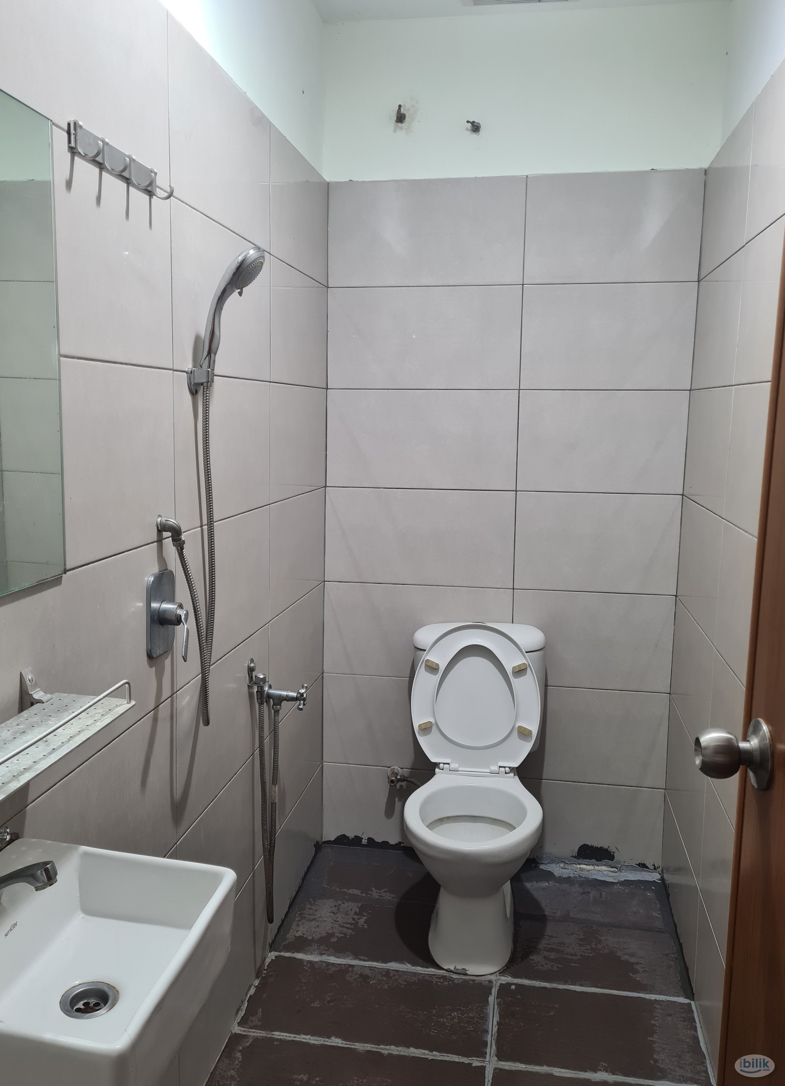 KL Taman Connaught Chinese Tenant Room with Aircond for Rent RM480, Free WiFi, near UCSI & MRT Connaught - Image 3