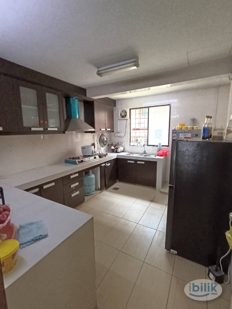 [ Promo | RM 1 For 1st Month | 550m to LRT ] ❤️‍🔥 Gated Landed House Middle Room at Bukit Jail ‼️ - Image 4