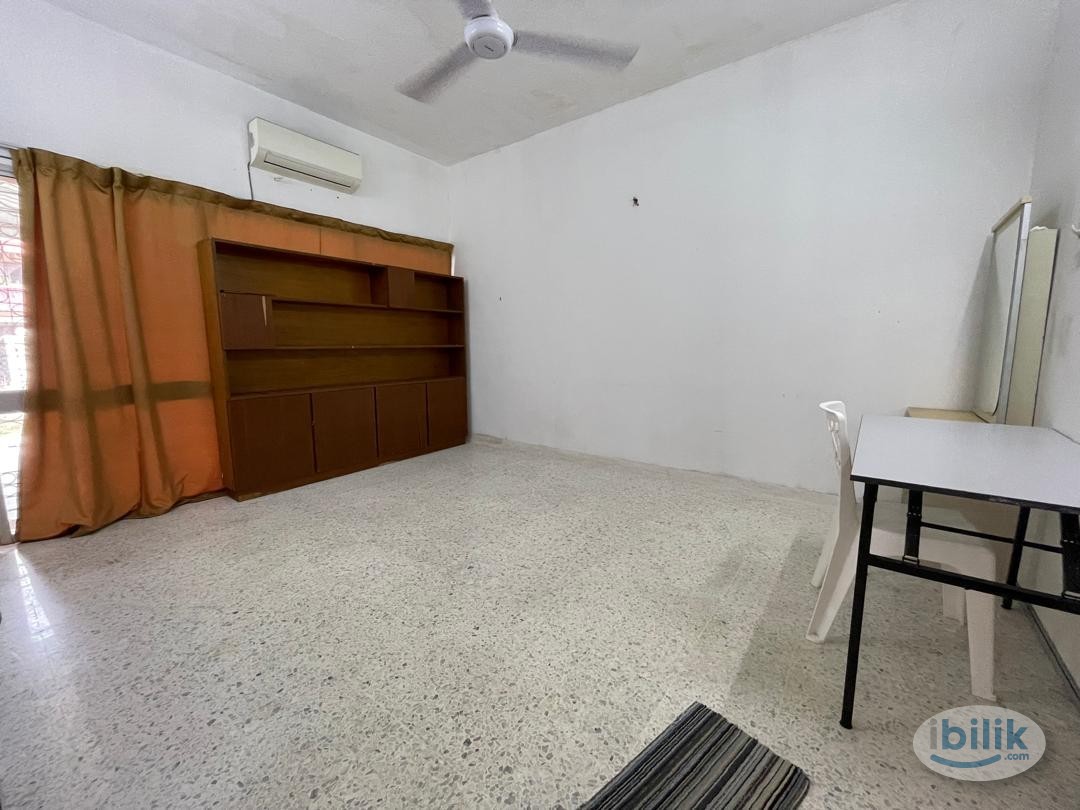 🤩 SUPER SPACIOUS MIDDLE ROOM ATTACHED WINDOW🤩 at SS2 , Petaling Jaya ✨ MOVE IN IMMEDIATELY - Image 1