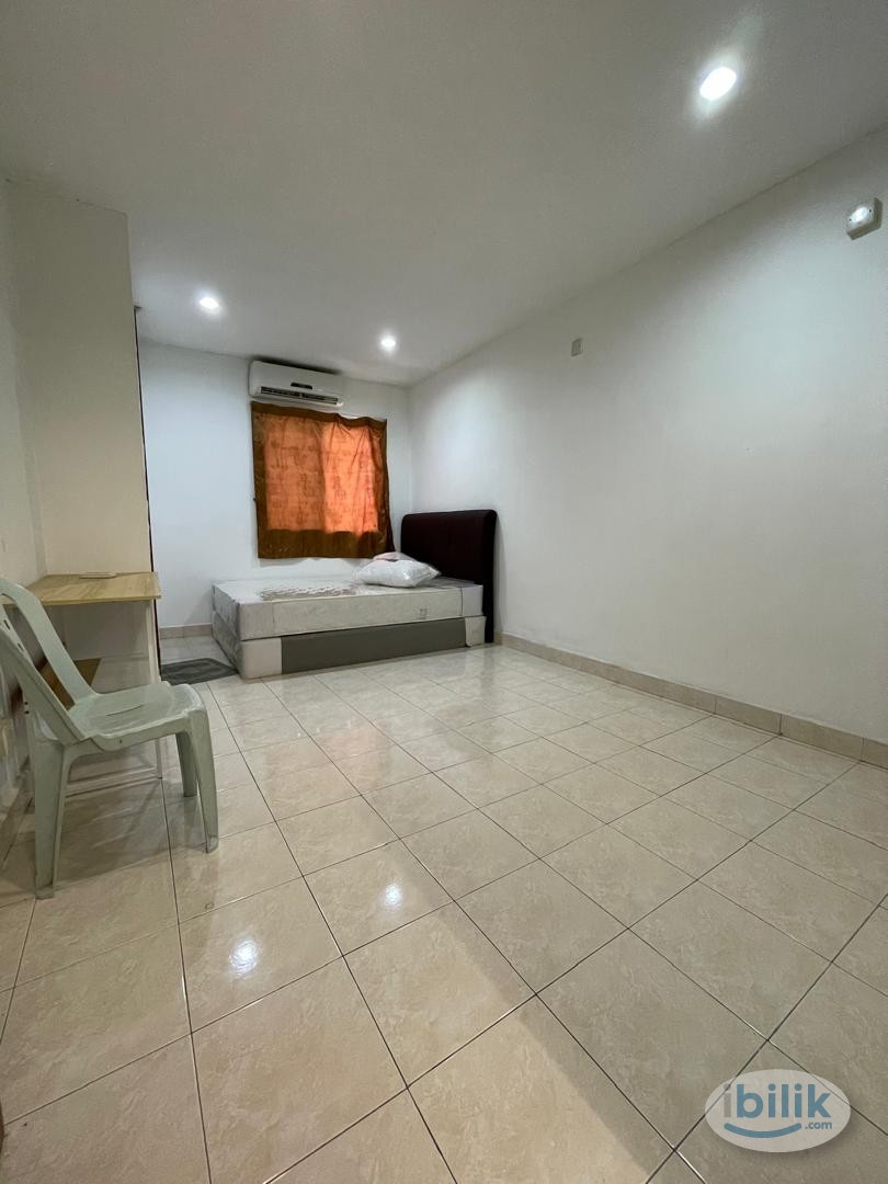 🌟 SPACIOUS Middle Room🌟 at Taman Wawasan, Pusat Bandar Puchong 🌲 MOVE IN IMMEDIATELY 😎 - Image 1