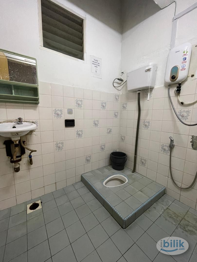 🚶🏻‍♀️🚶🏻‍♀️ 7mins WALK TO TAMAN BAHAGIA LRT  🚶🏻‍♀️🚶🏻‍♀️COMFY MIDDLE ROOM at SS3, Petaling Jaya 😁 MOVE IN IMMEDIATELY ⚡️ - Image 3
