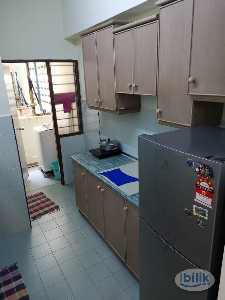 Single Room at Bandar Hilir, Melaka - Image 1