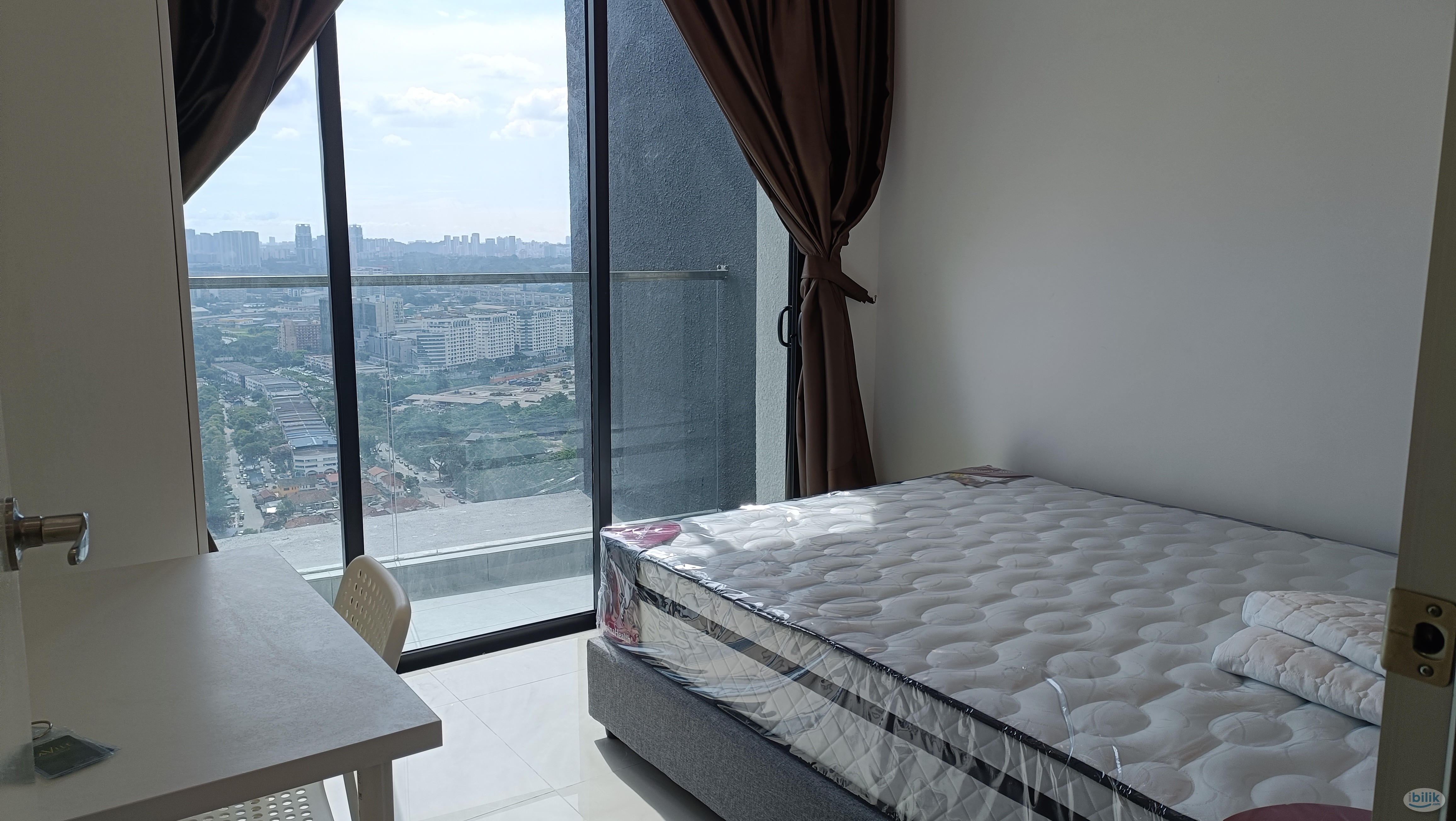 ☘  Lavile Balcony Medium Room 🚶 4min to MRT 🚅 & Velocity Mall 📍 Cheras Maluri - Image 1