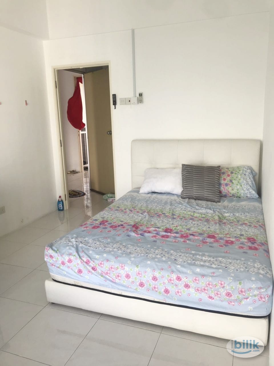 KARPAL SINGH AREA MASTER ROOM ATT BATHROOM(SEA VEIW) - Image 2