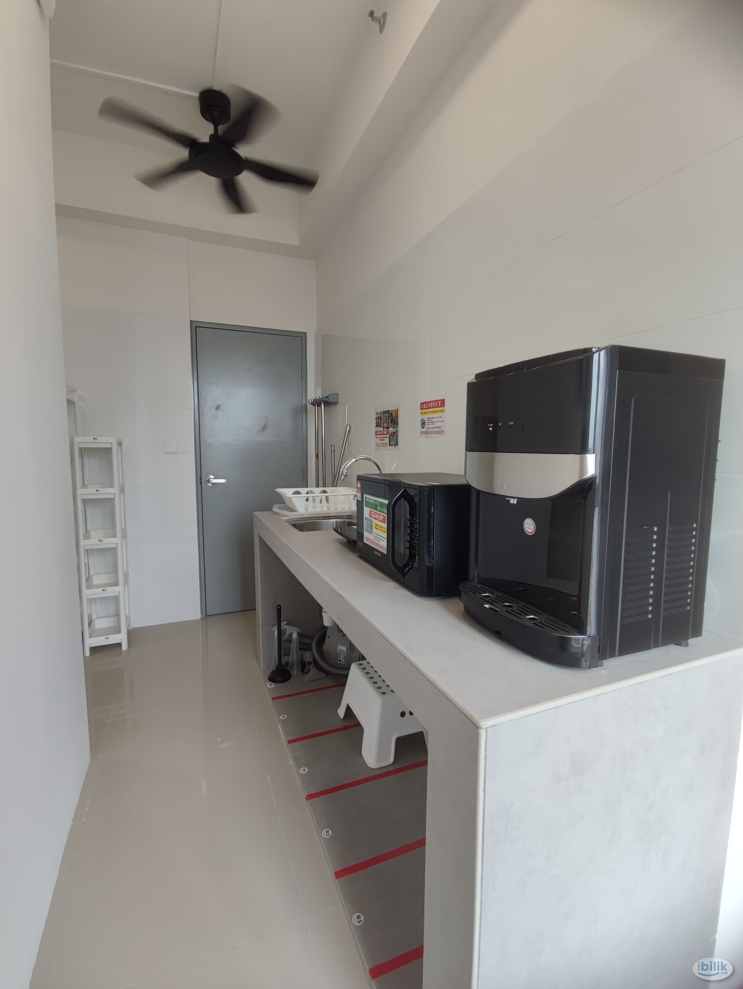 Middle Room at 121 Residences, Petaling Jaya - Image 4