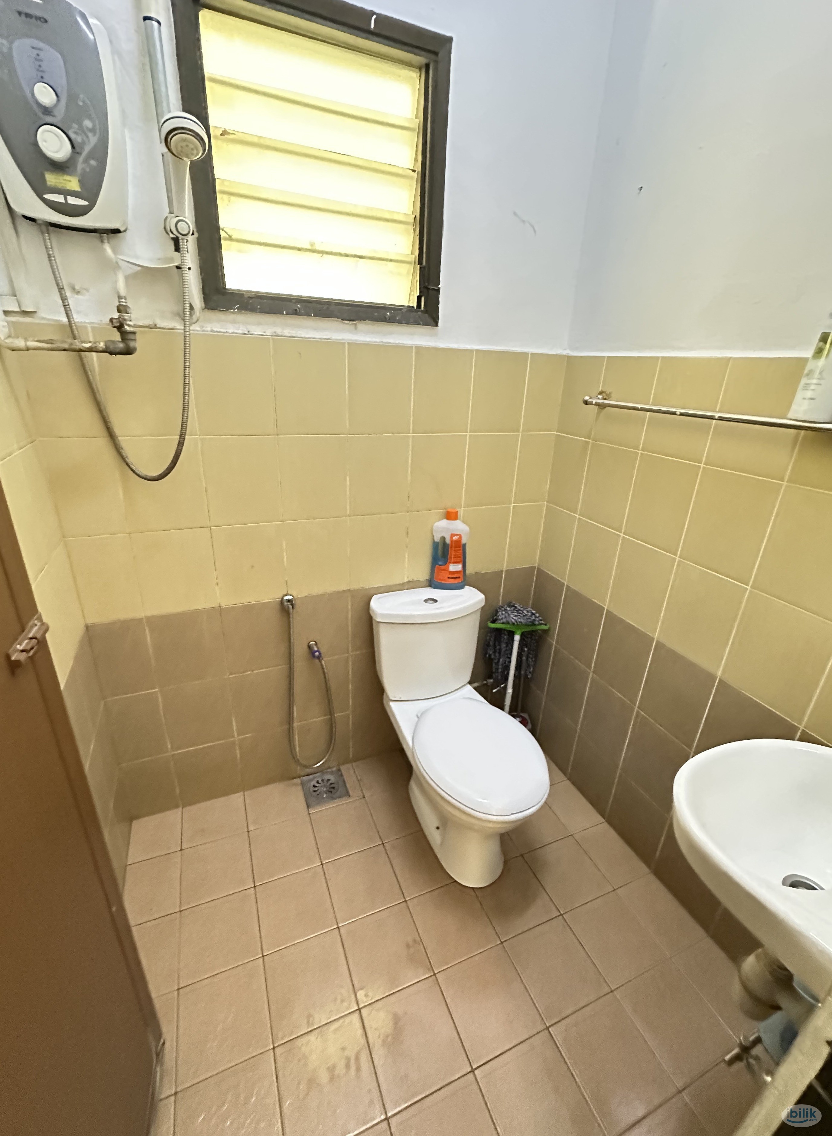 [ 100m to LRT | RM1 For 1st Month Rental | Promo ] ❤️‍🔥 Landed House Middle Room at Subang ‼️ - Image 4