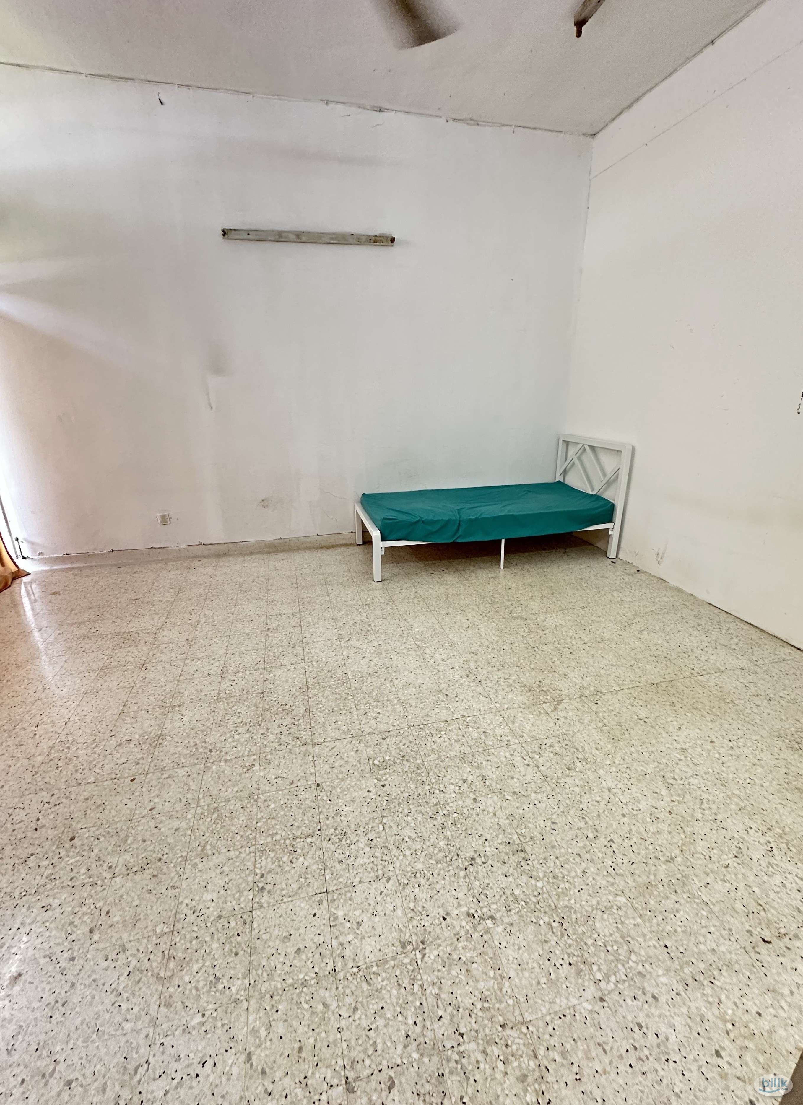[ 100m to LRT | RM1 For 1st Month Rental | Promo ] ❤️‍🔥 Landed House Middle Room at Subang ‼️ - Image 1