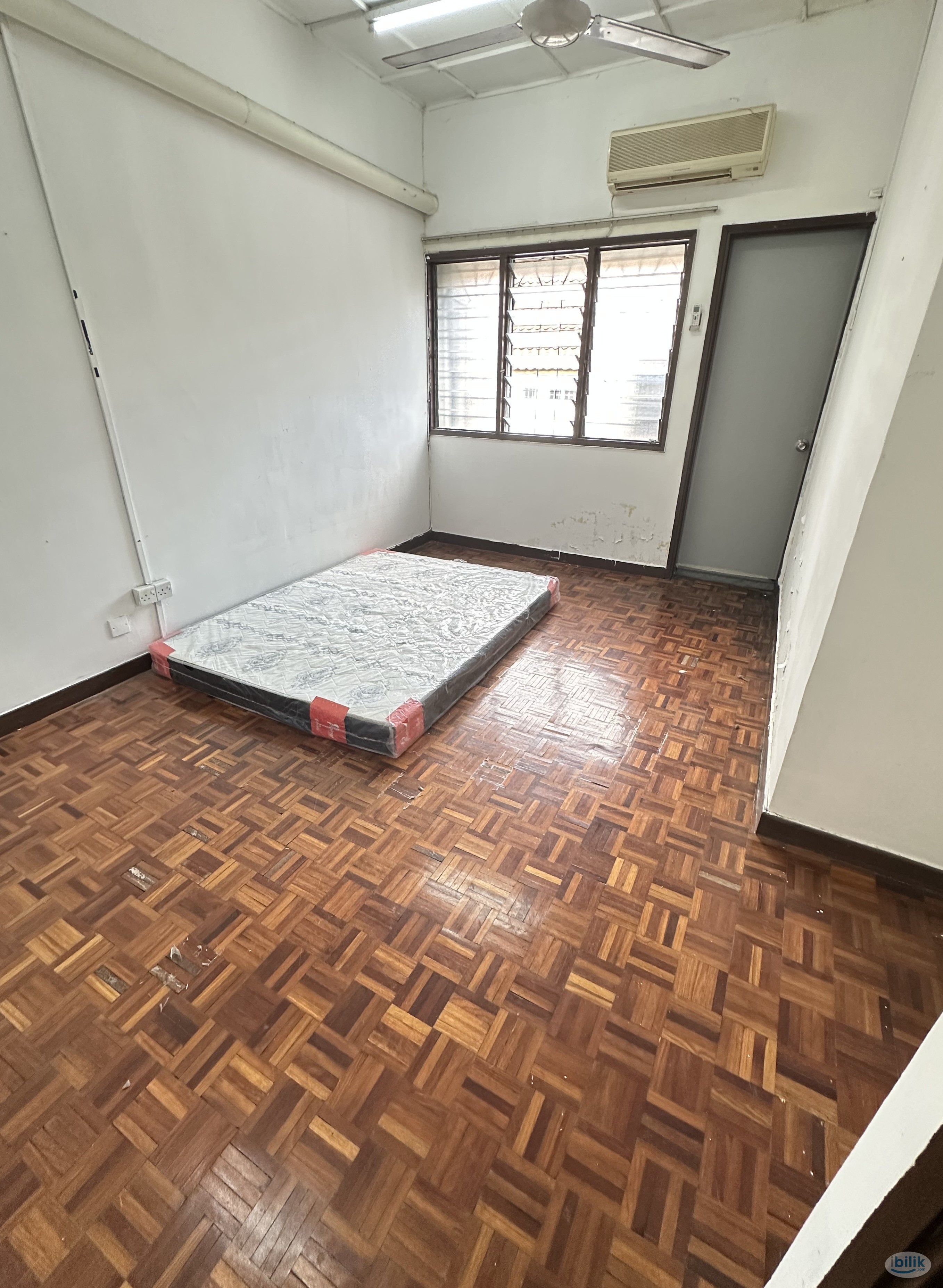 [ 300m to LRT | RM1 For 1st Month Rental | Promo ] ❤️‍🔥 Landed House Middle Room at Subang ‼️ - Image 1