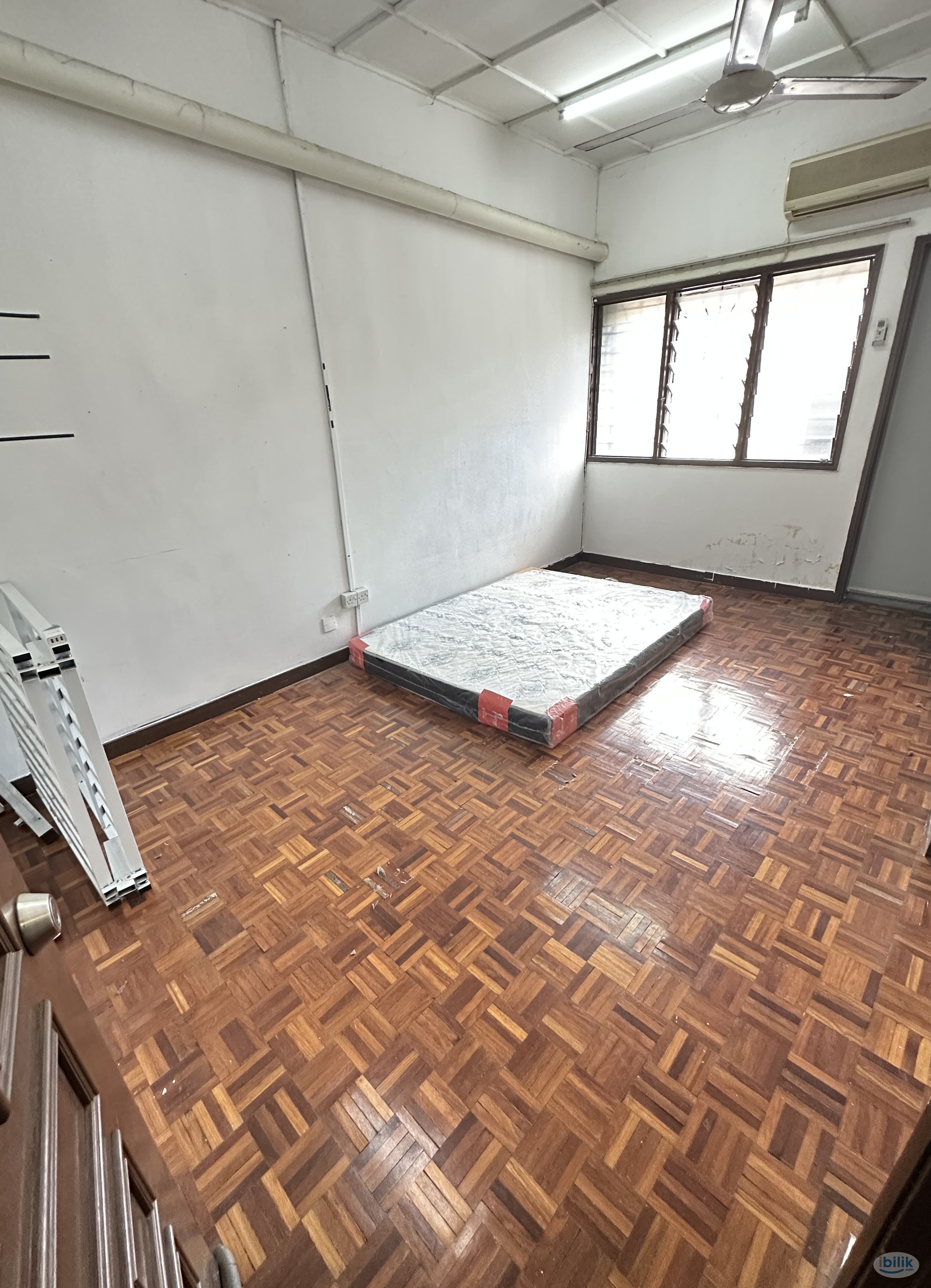 [ 300m to LRT | RM1 For 1st Month Rental | Promo ] ❤️‍🔥 Landed House Middle Room at Subang ‼️ - Image 2